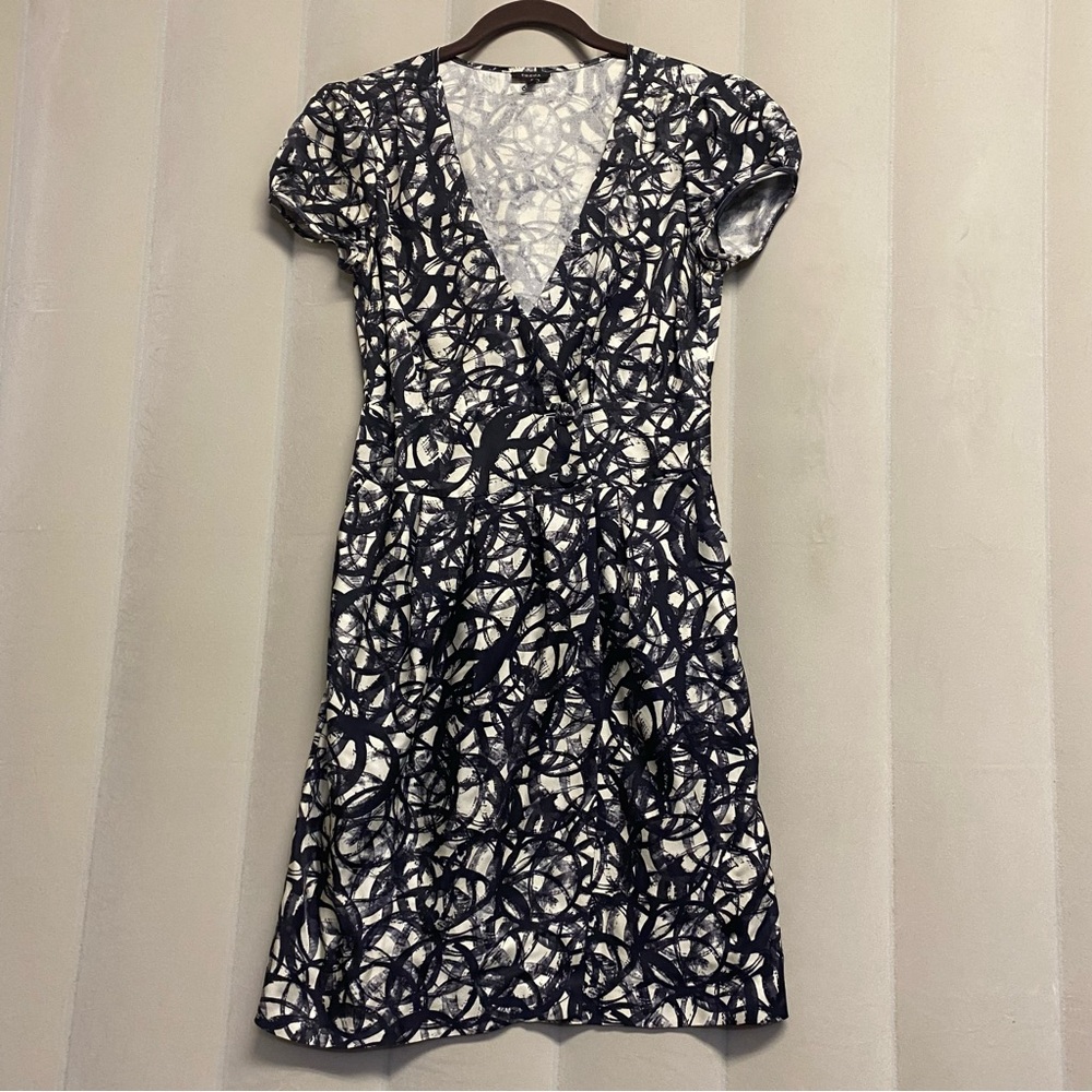 Tocca Women’s Dress Size 4 100% Silk Cap Sleeve Faux Wrap Feminine Dainty NWOT